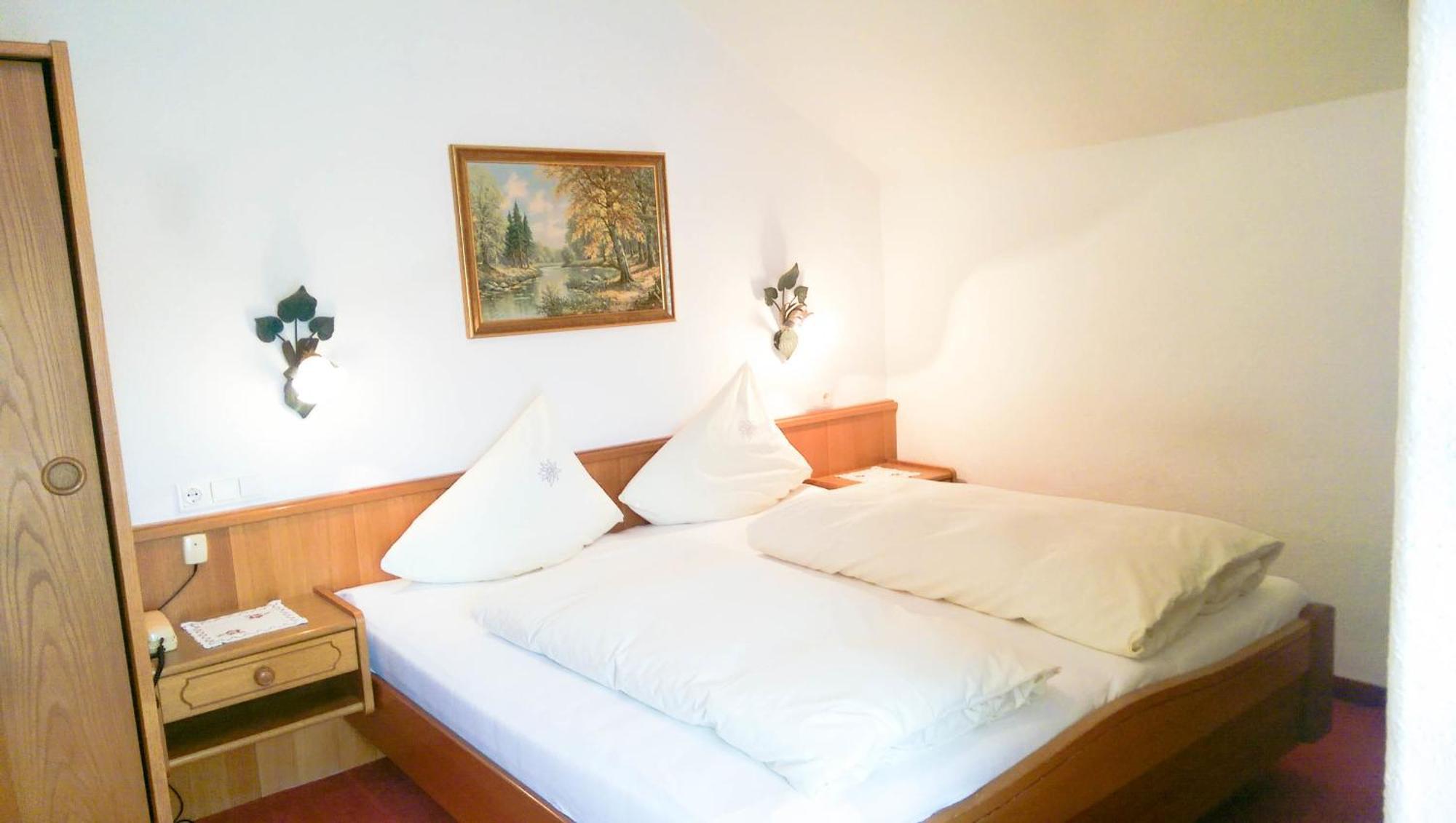Das Edelweiss Seefeld in Tirol Room photo
